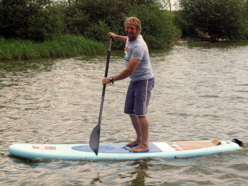learn to stand up paddleboard